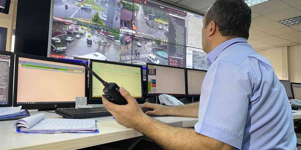 Ehliyeti alınan sürücülerin trafiğe çıkması ‘Kara Liste’ uygulamasıyla engelleniyor