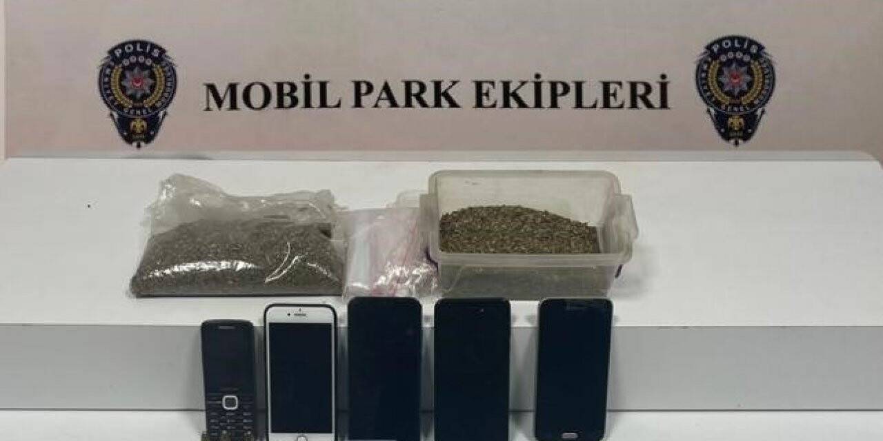 Pendik ve Tuzla’da uyuşturucu satan şüpheliler, ‘zula evi’nde yakalandı