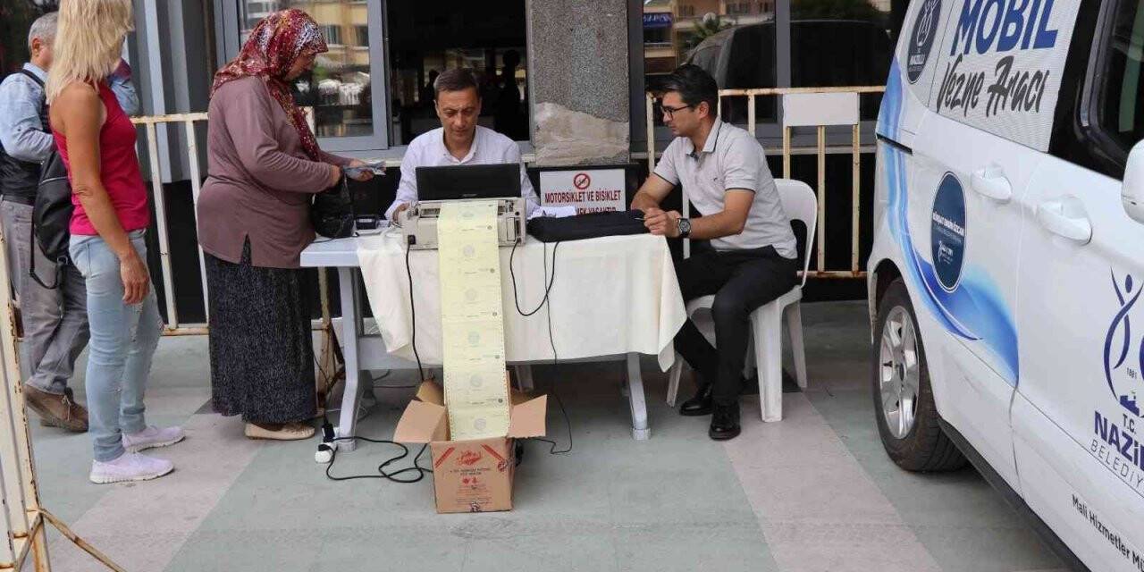 Nazilli Belediyesi’nin mobil vezne aracı vatandaşların hizmetine sunuldu