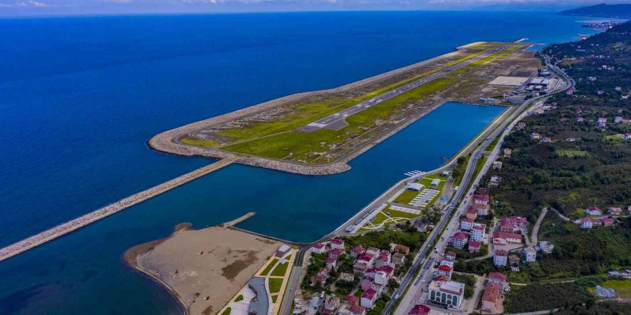 Türkiye’nin deniz üzerine yapılan ilk havaalanında 6 milyon yolcuya hizmet