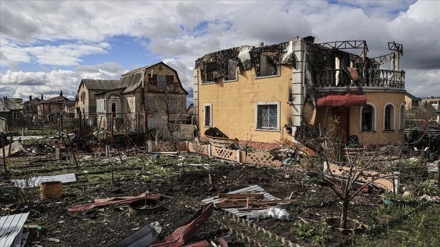 Yunanistan'da Ukraynalı mültecilere gönderilecek insani yardım malzemeleri yandı