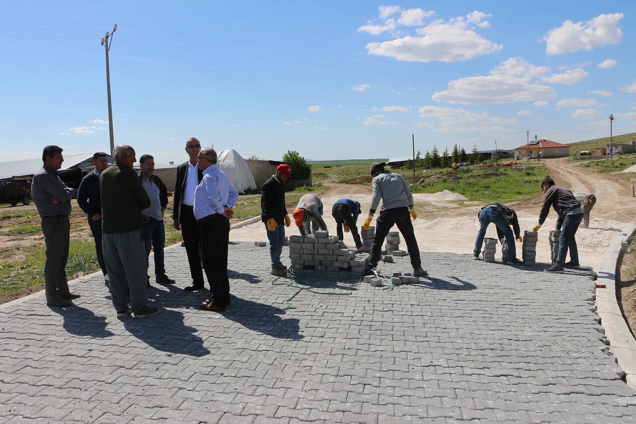 Yunak Belediye Başkanı Ali Konak mahalle ziyaretlerini sürdürüyor