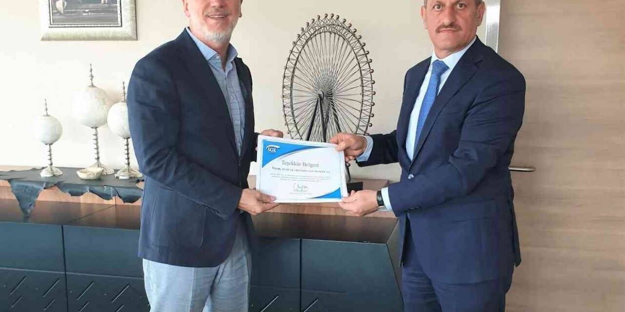 En çok istihdam yapan hastaneye teşekkür belgesi