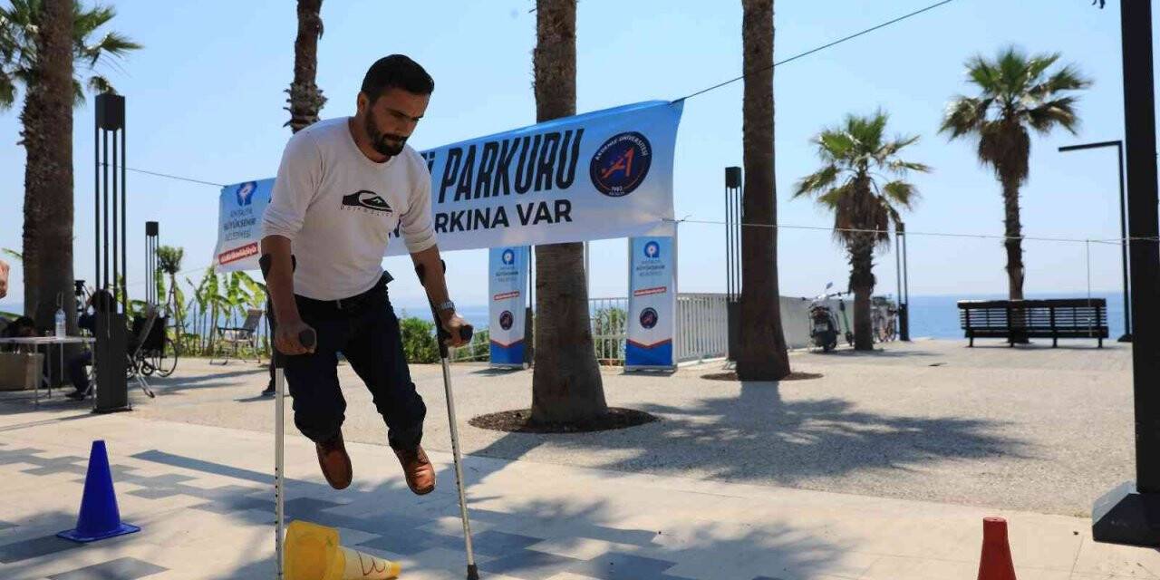 Sahilde engelli empati parkuru