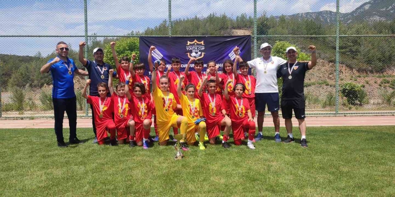 U11 Futbol Şampiyonası: Kayserispor şampiyon oldu