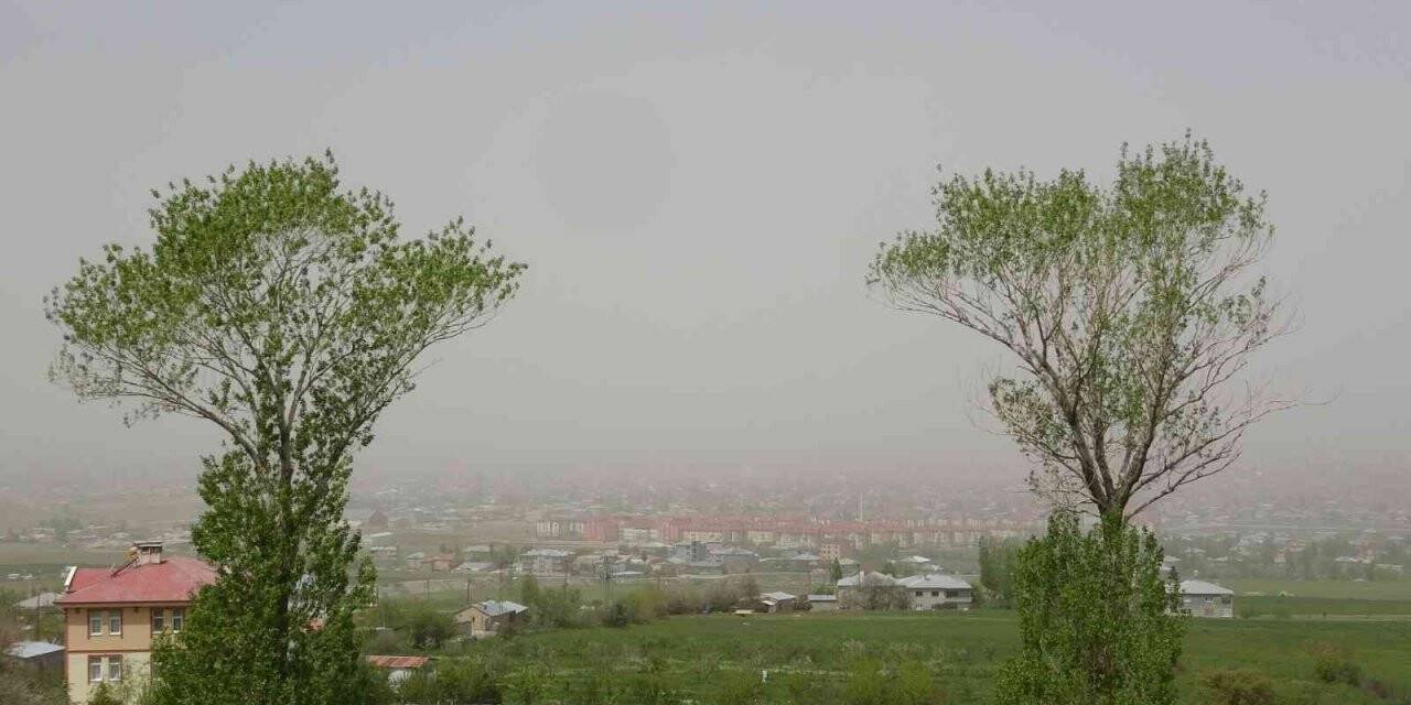 Van toz bulutuyla kaplandı