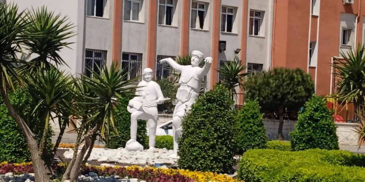 Efe heykelinin bakımı yapıldı