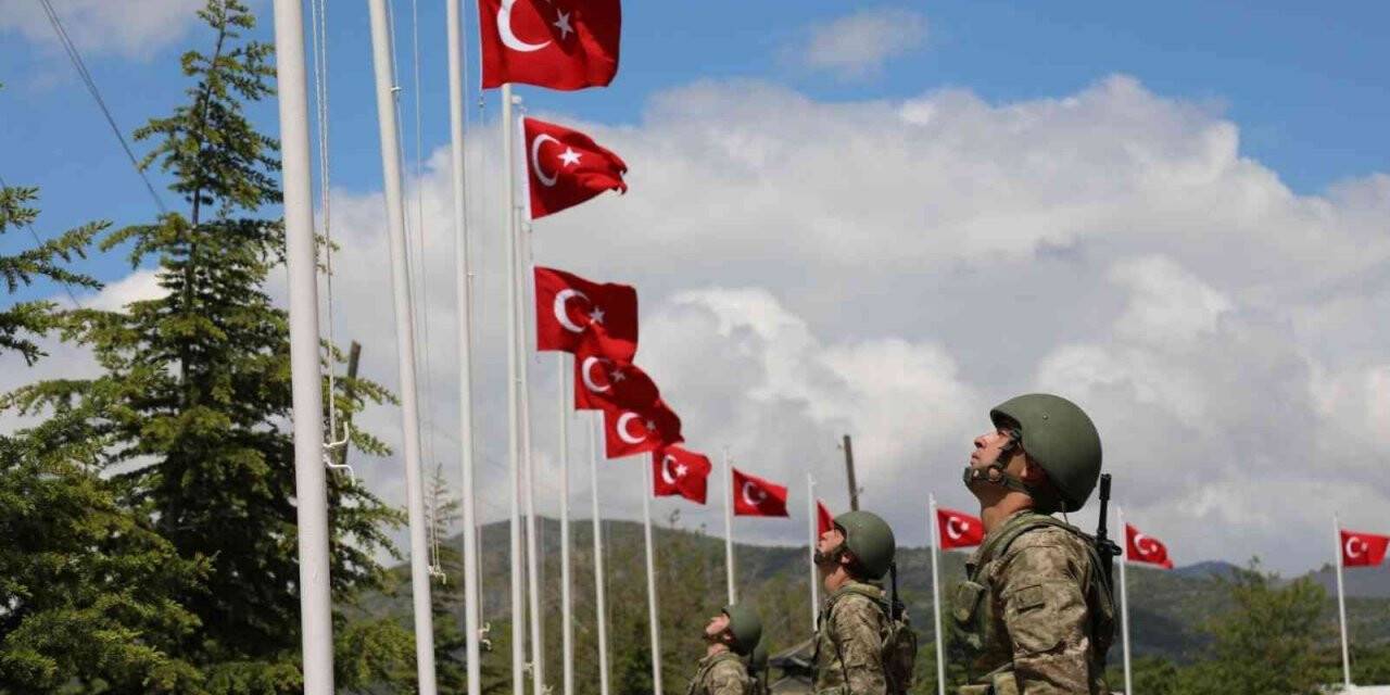 Bingöl’de 29 yıl önce haince şehit edilen 33 asker törenle anıldı