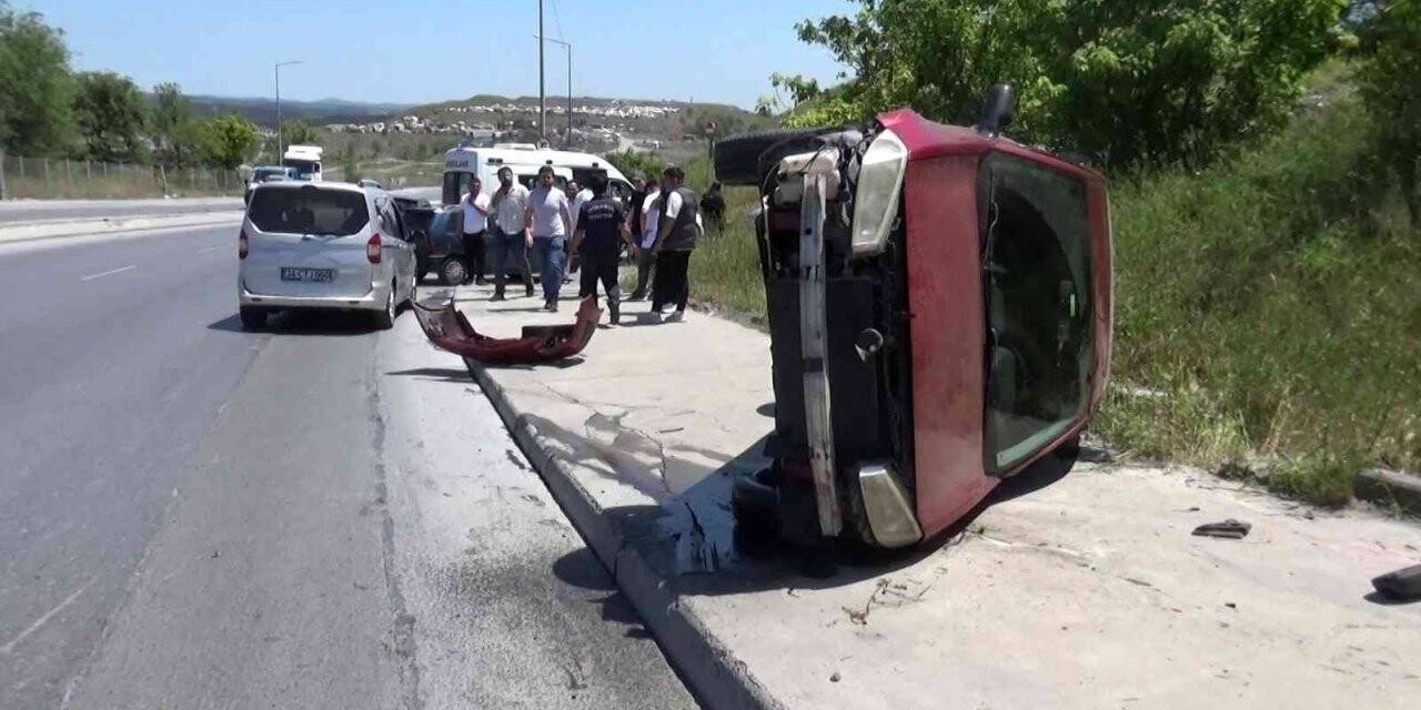 Sultangazi’de kontrolden çıkan otomobil takla attı