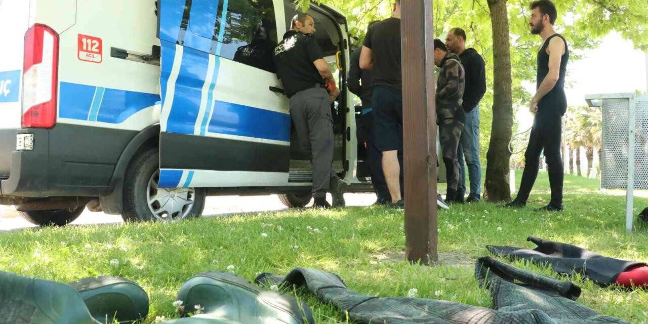 Denizin ortasında kaçacak delik aradılar