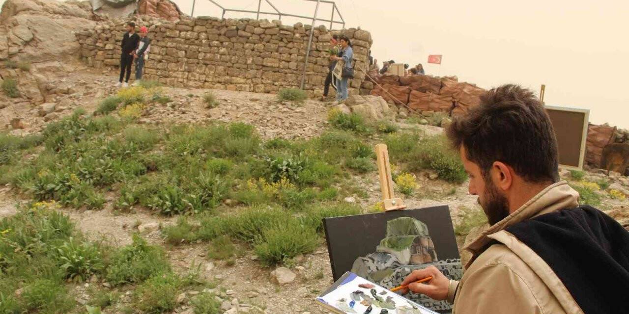 Öğrenciler Cudi Dağı Sefine bölgesini tuvale aktardı