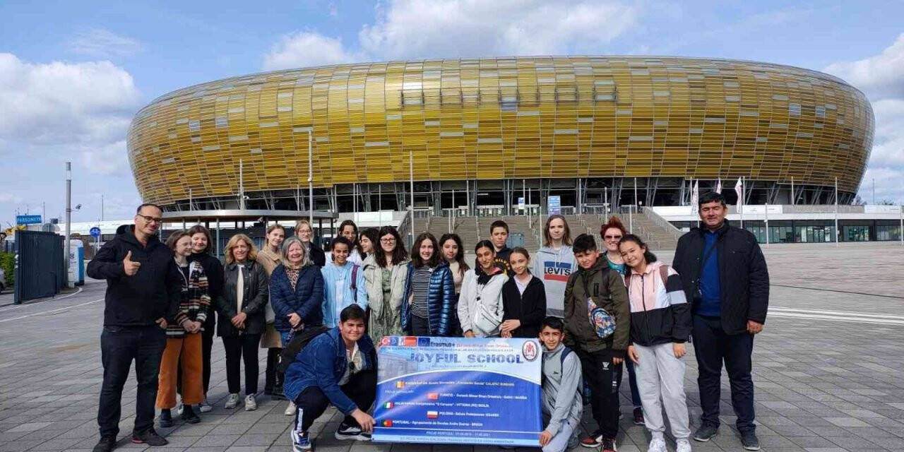 Salihlili öğrenciler Polonya’yı gezdi