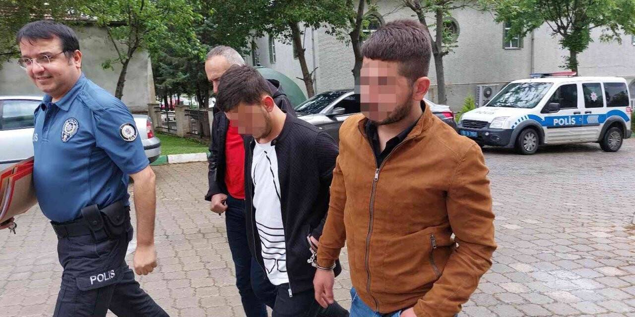 Bıçaklı kavgada 2 kişiyi yaralayanlar yakalandı