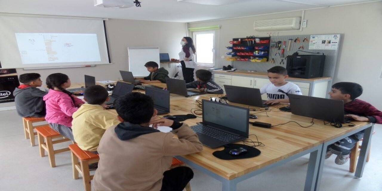 Muradiye’de “Tasarım ve Beceri Atölyesi” kuruldu