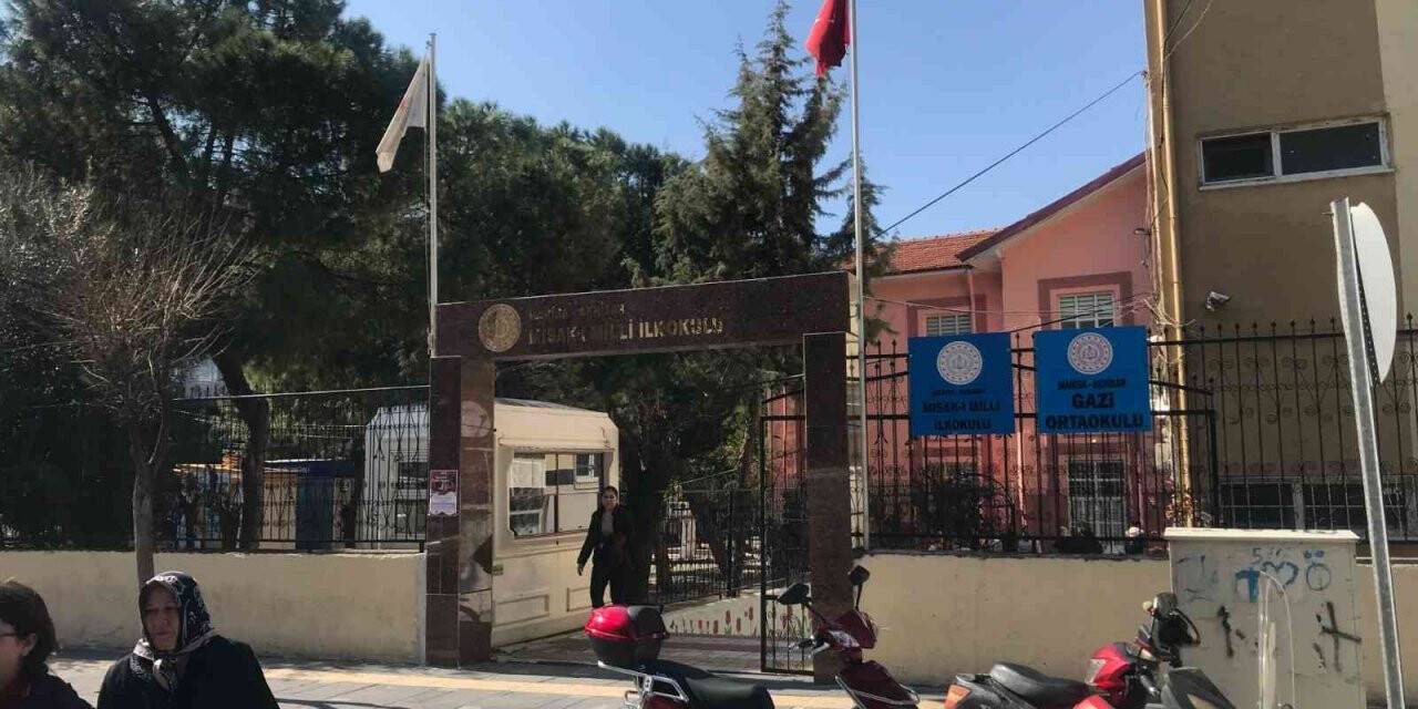 Manisa’da 38 öğrenci gıda zehirlenmesi şüphesiyle hastaneye kaldırıldı