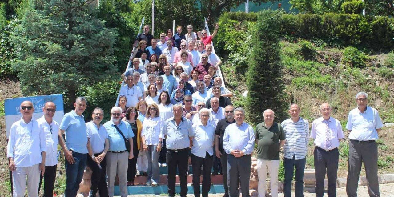 Salihli Lisesi’nin 1982 mezunları 40 yıl sonra buluştu