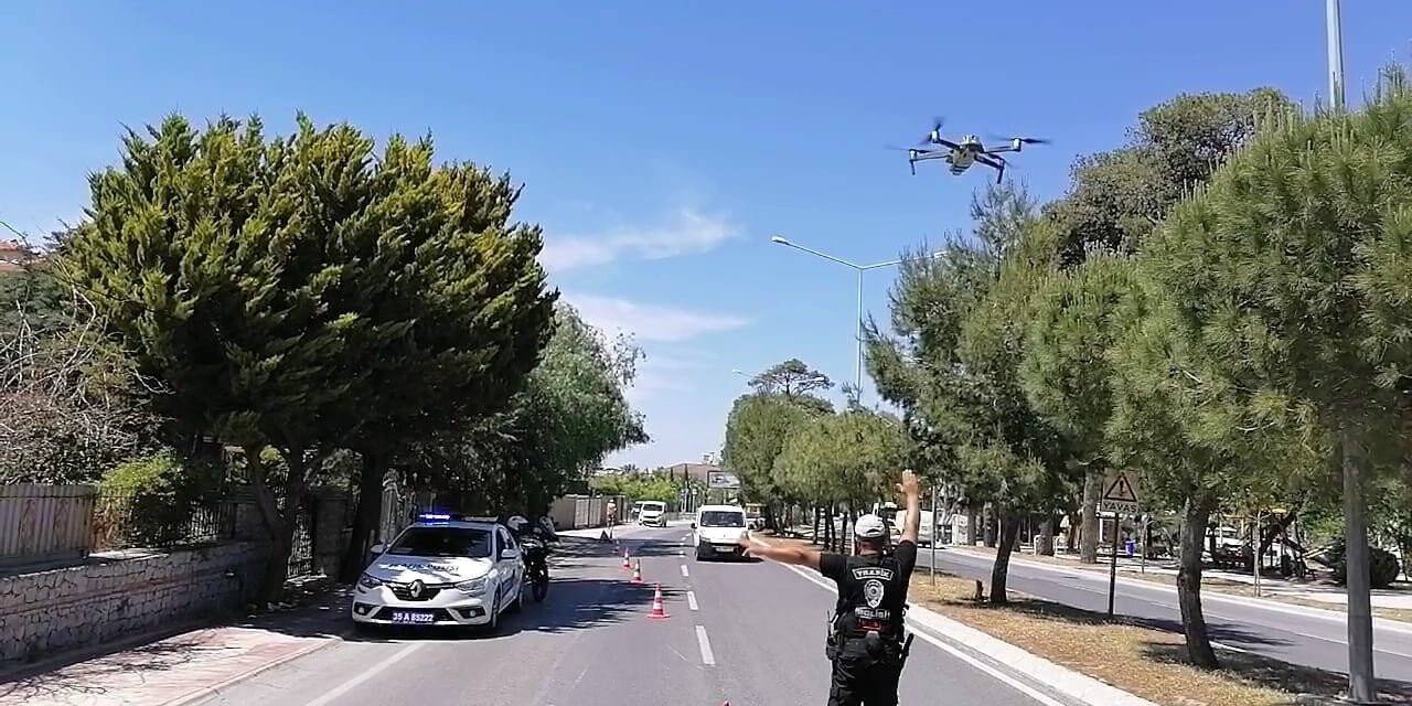 Çeşme’de dron destekli trafik denetimi