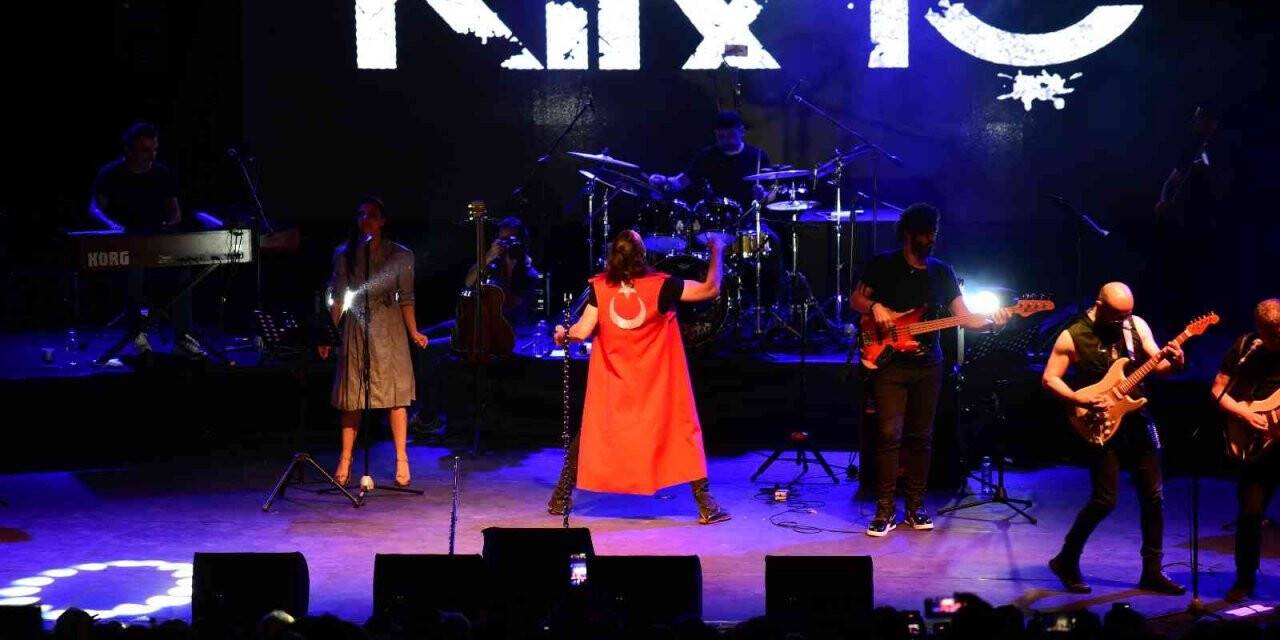 Kıraç Bursa’yı Türk Bayrağı ile coşturdu