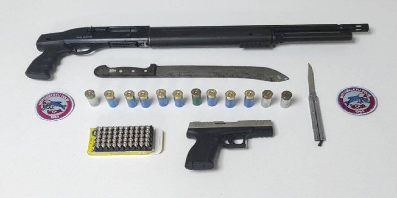 Silahla yakalanan 9 şüpheli gözaltına alındı