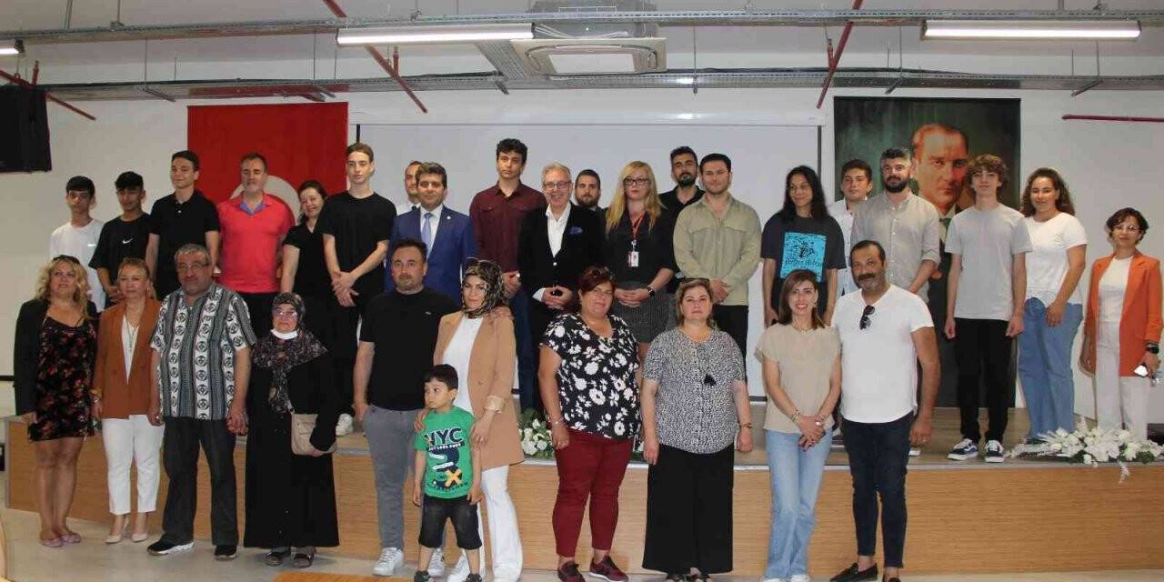 Lise öğrencileri en güzel İzmir fotoğrafını çekebilmek için yarıştı