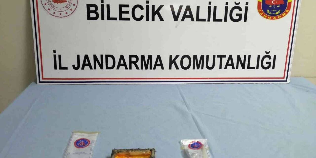 Yol kontrolünde araç içinde uyuşturucu ele geçirildi