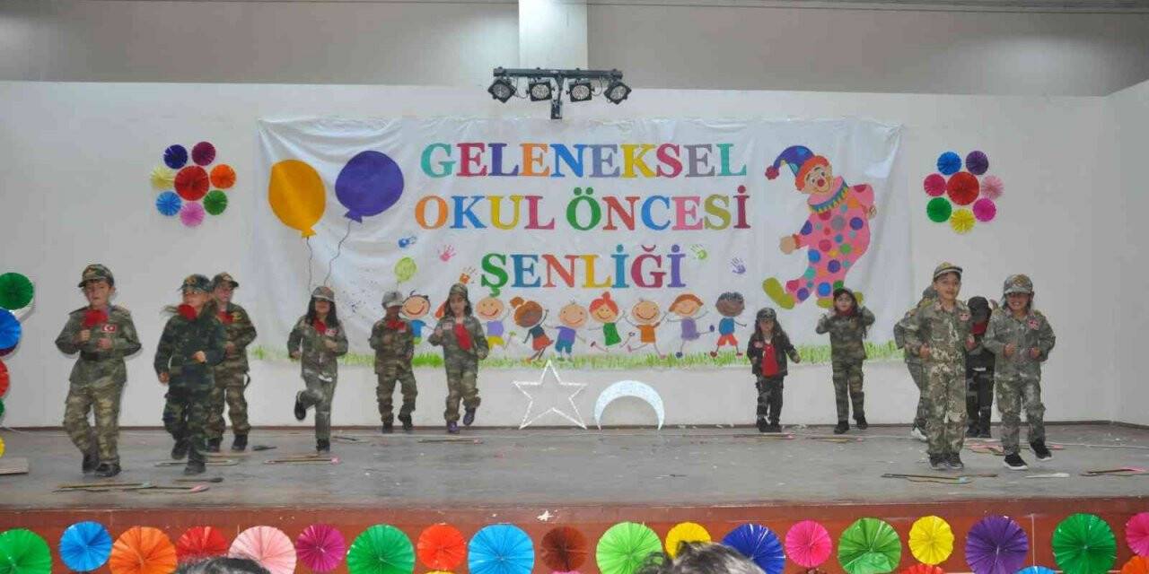 Pasinler’de 8. Geleneksel Okul Şenlikleri büyük ilgi gördü