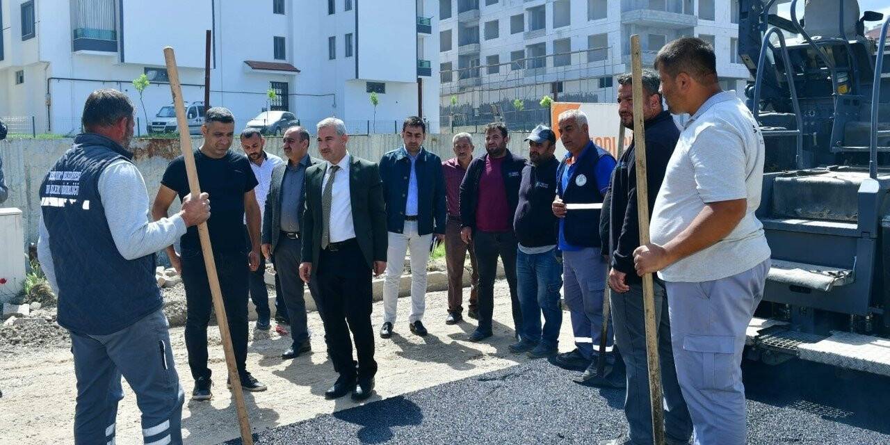 Yeşilyurt’ta yollar yenileniyor