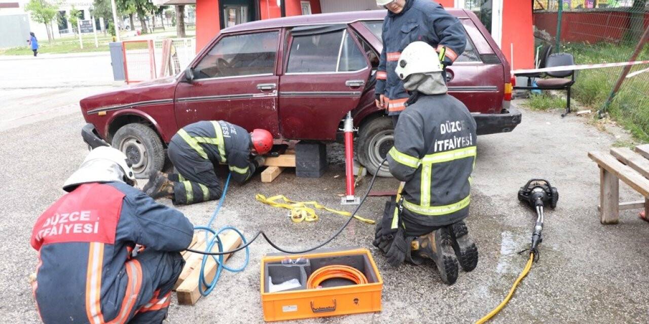 Trafik kazalarına müdahale eğitimi yaptılar