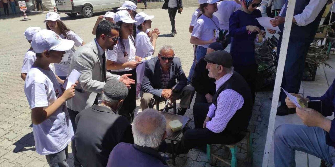 Öğrenciler, atık yağların çevreye verdiği zararlara dikkat çekti
