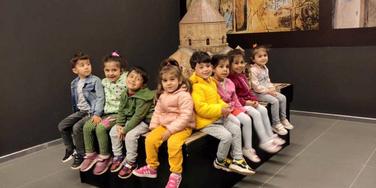 Van Büyükşehir Belediyesi minikleri tarihle buluşturdu