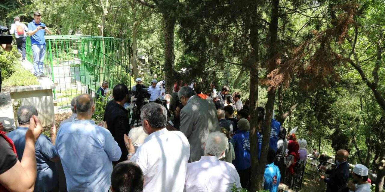 Üstad Necip Fazıl Kısakürek, vefatının 39. yılında Eyüpsultan’da anıldı