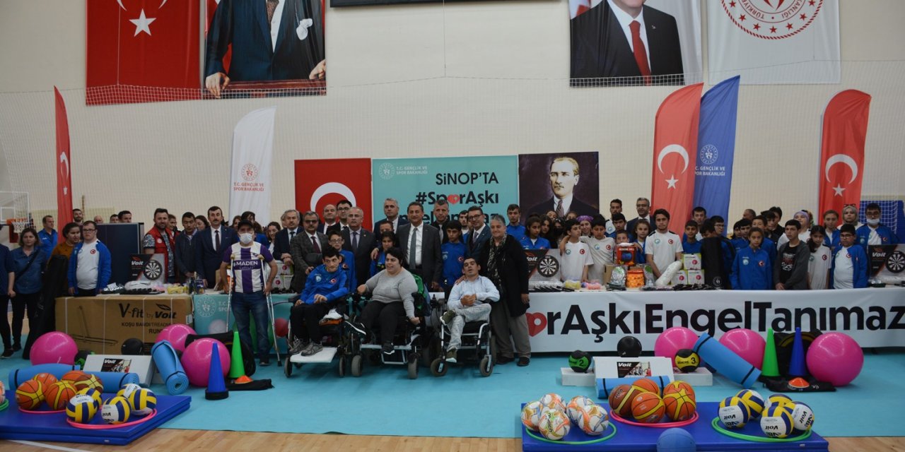 Sinop’ta özel eğitim okullarına spor malzemesi verildi