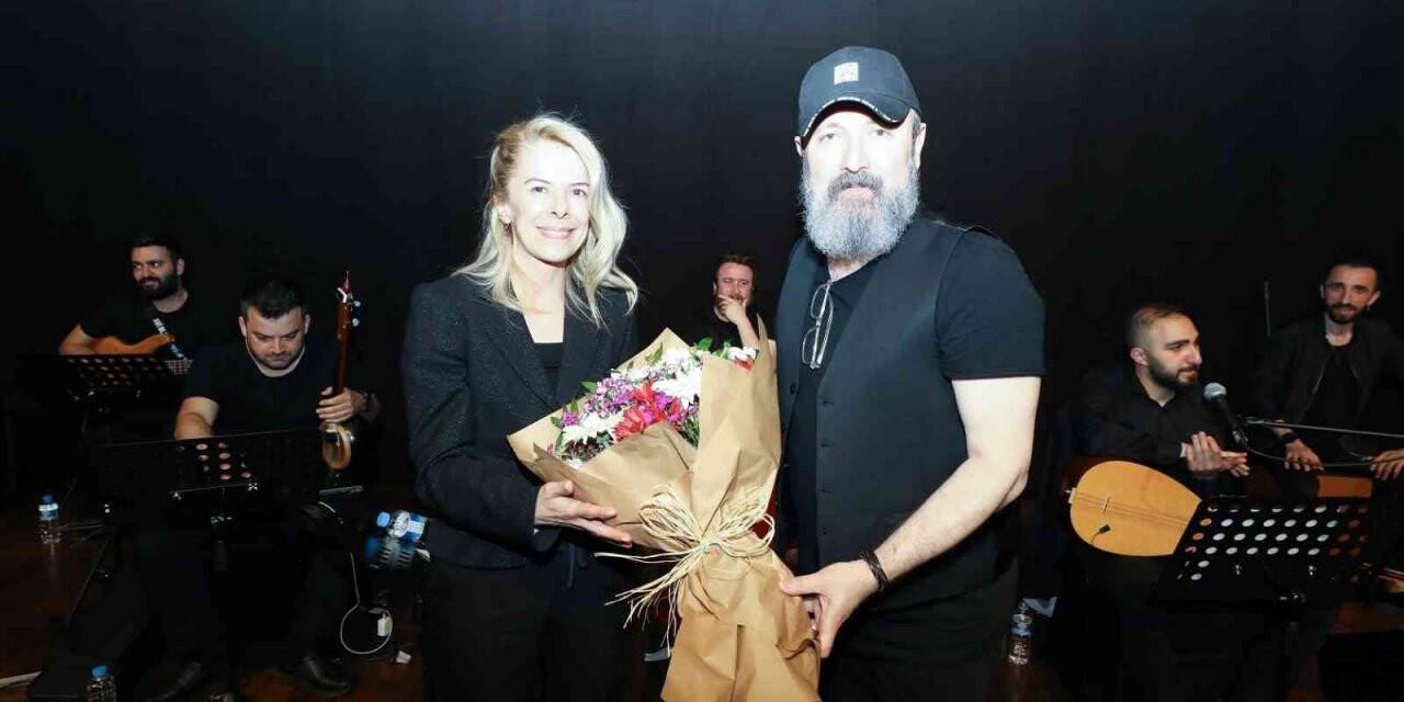 Talha Bora Öge’nin konserine yoğun ilgi