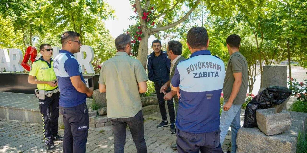 Tarihi ve turistik mekanlarda “Değnekçi” denetimi