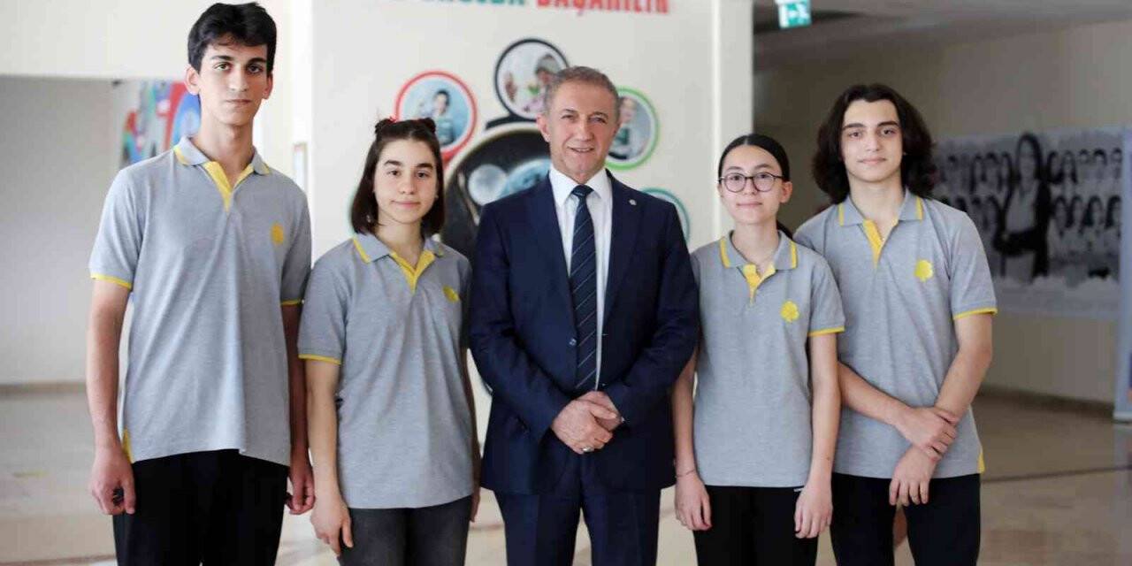 İhlas Koleji öğrencileri Boğaziçi MUN Advanced’22 Konferansına katıldı