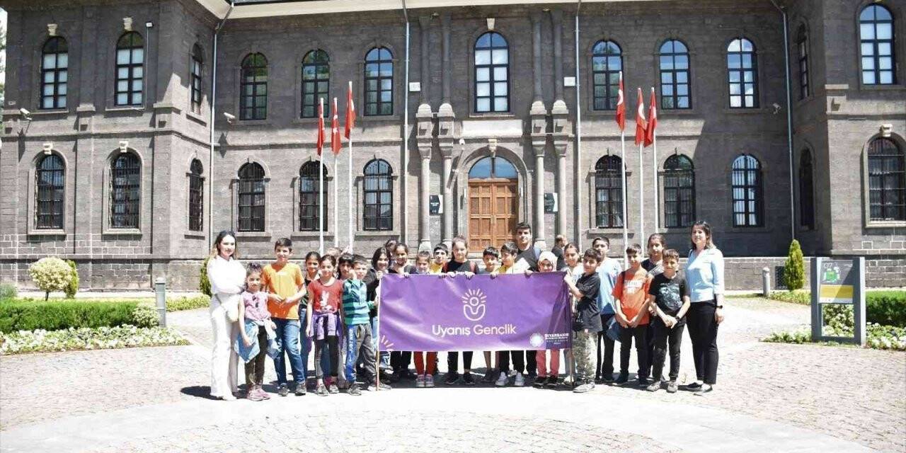Diyarbakır’da öğrenciler Arkeoloji Müzesi’ni gezdi