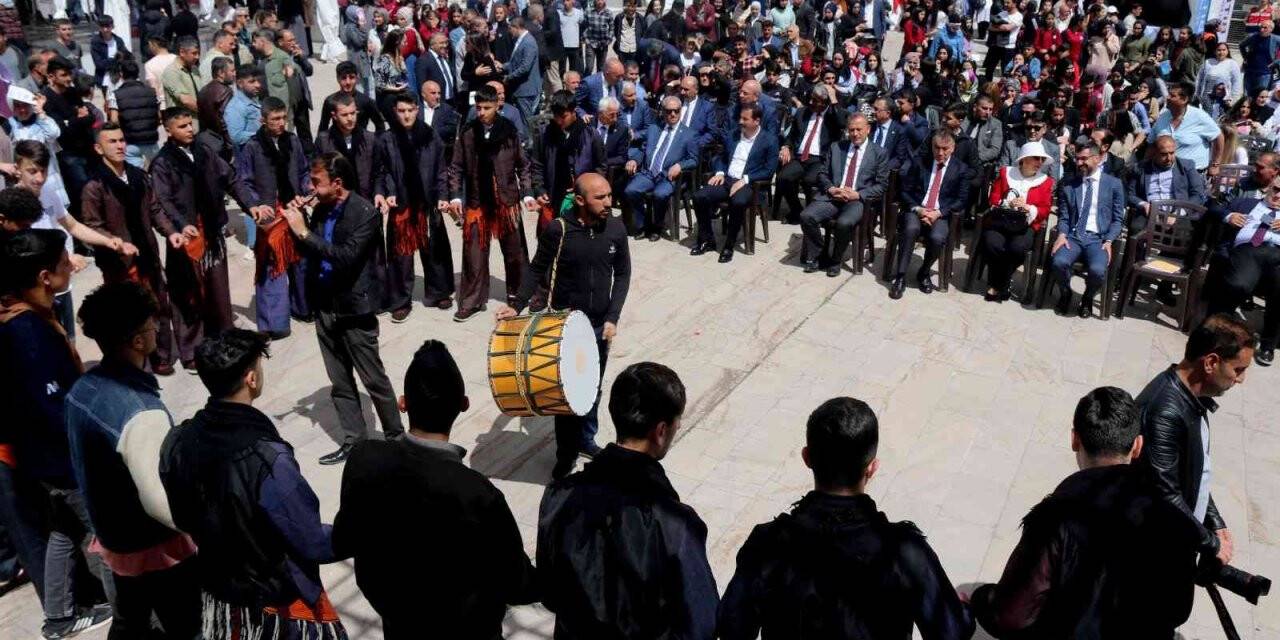 ‘1. Bitlis Kitap Fuarı’ kapılarını okuyuculara açtı