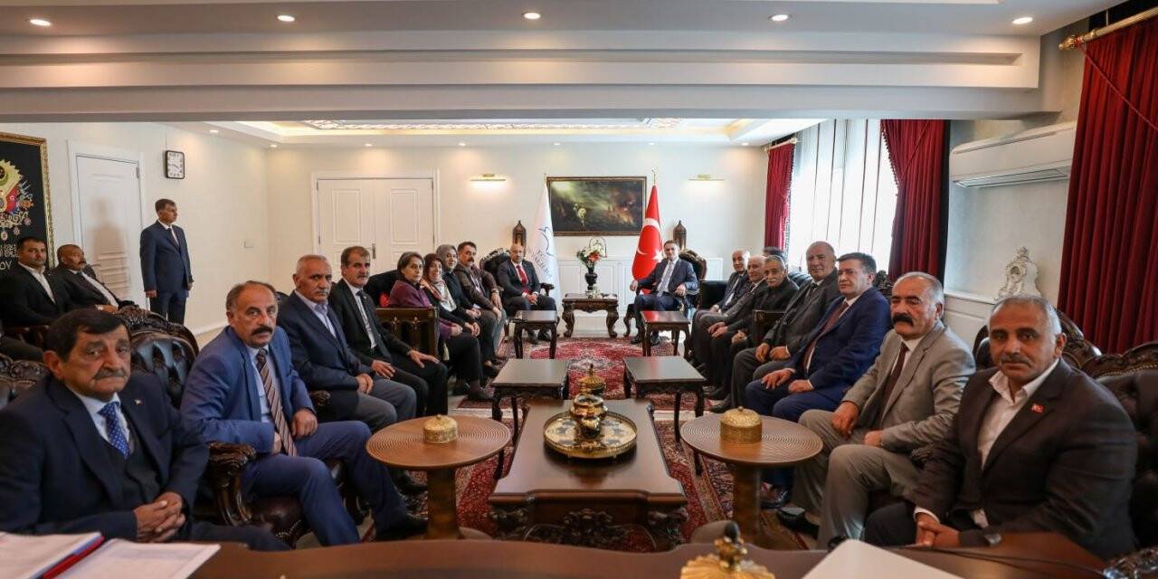 MHP heyetinden Vali Balcı’ya ziyaret