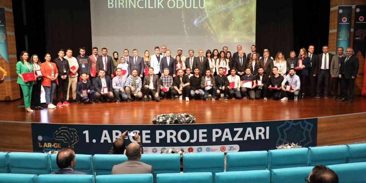BEÜ’lü akademisyen Ar-Ge Proje Pazarında birinci oldu
