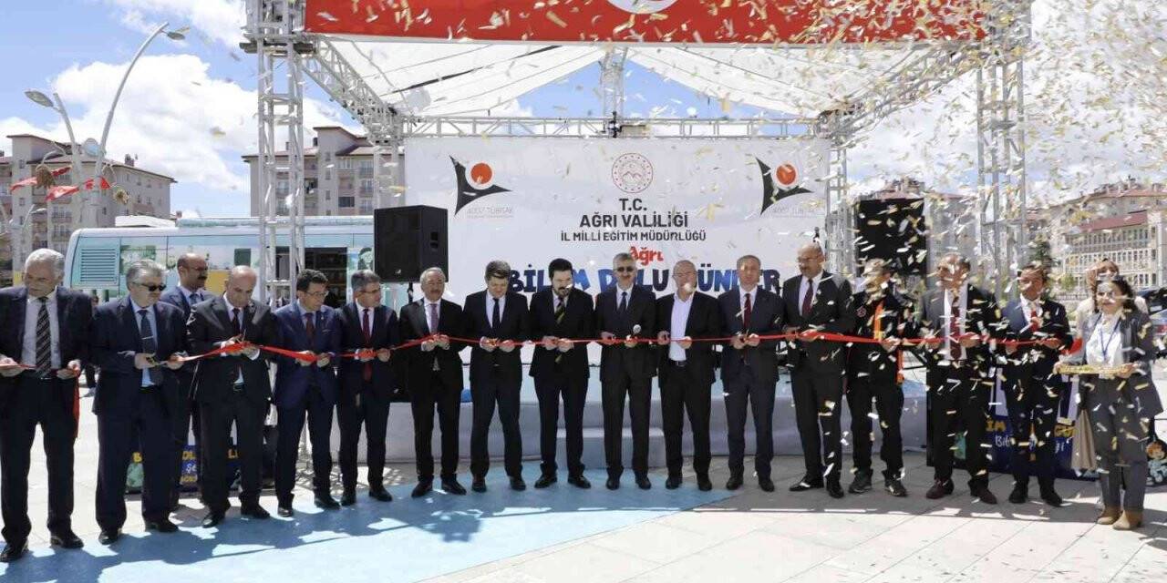 Ağrı’da "Bilim Dolu Günler, Bilim Şenliği” coşkusu