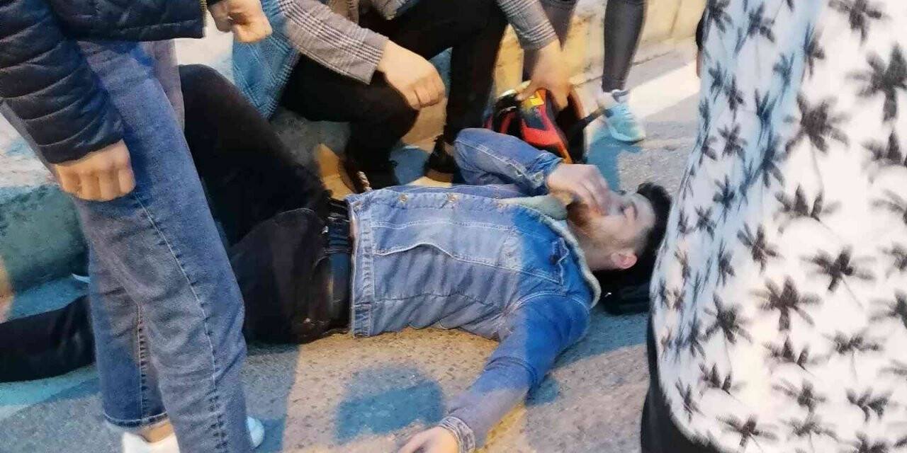 Otomobile çarpan motosiklet sürücüsü yaralandı