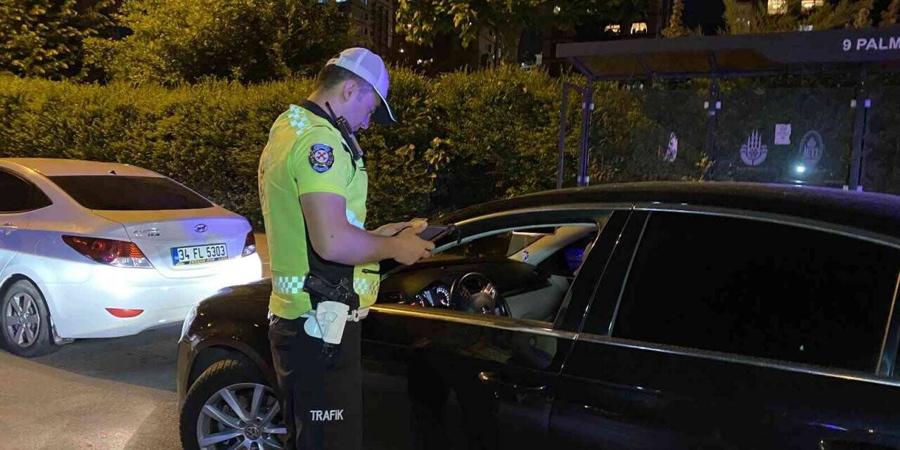 Kartal sahil yolundaki trafik denetiminde sürücülere ceza yağdı