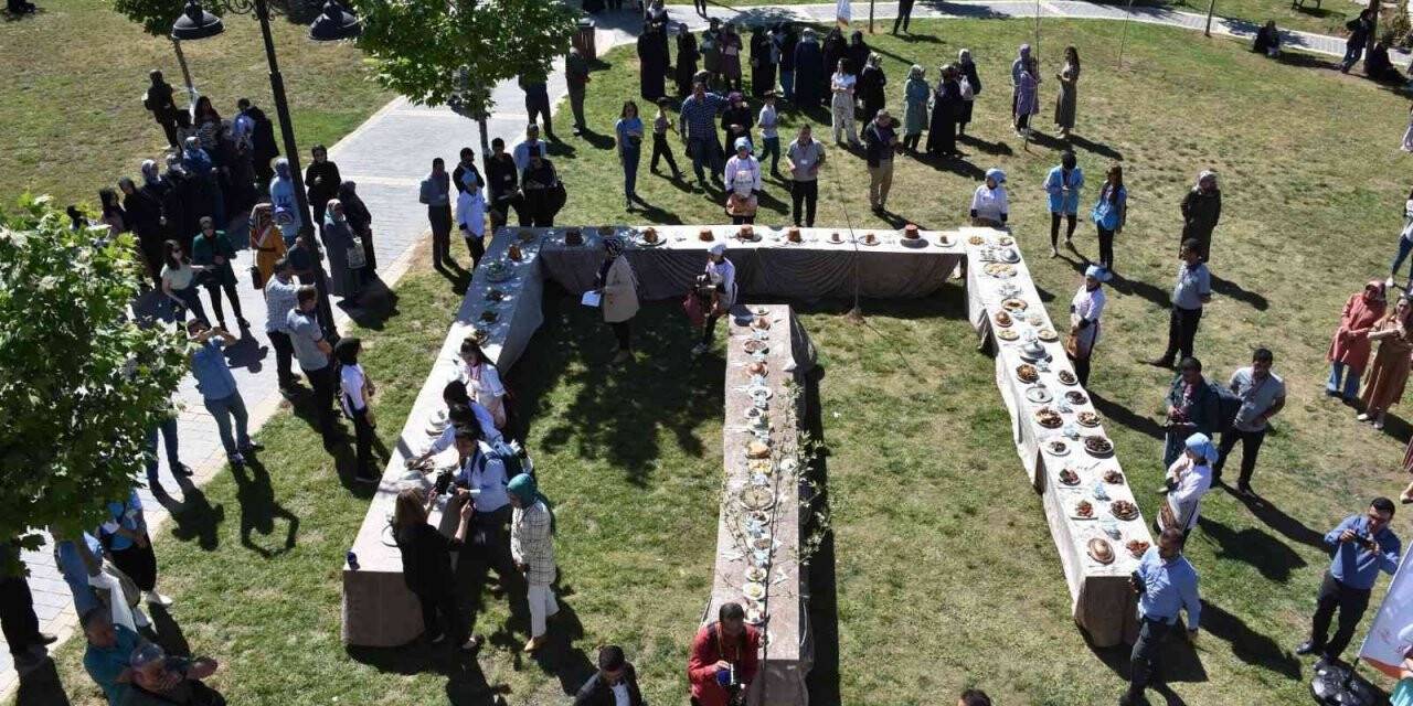 Siirtli kadınlar yöresel yemeklerde hünerlerini sergiledi