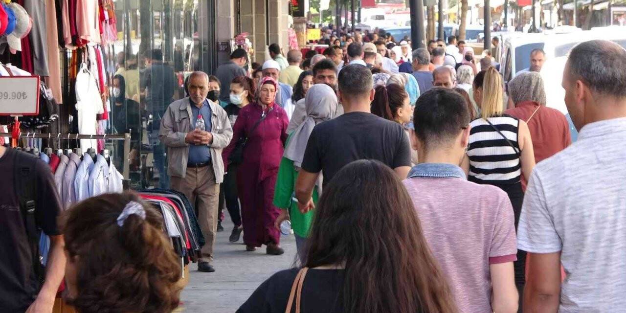 Diyarbakır İl Sağlık Müdürü Dr. Tekin: “Geldiğimiz süreçte 262 bin pozitif vakamız vardı. Şu anda 10’nun altındayız”