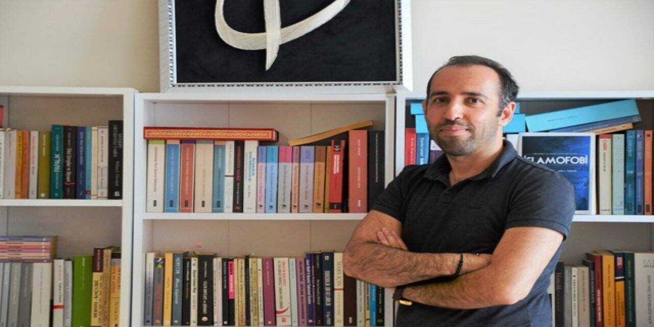 Sosyolog Doç. Dr. Adem Palabıyık: "Bu ülkede FETÖ’cülerden sonra kaçan tek isim 15 Temmuz gecesi Kılıçdaroğlu’dur"