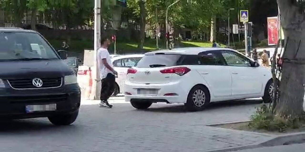 Beyoğlu’nda “değnekçi" suçüstü yakaladı