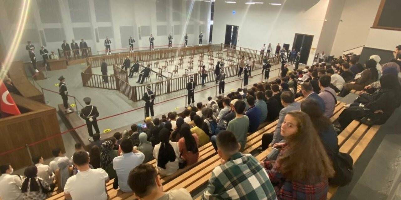 27 Mayıs darbesinin yıldönümünde Pendik’ten Demokrasi ve Özgürlükler Adası’na demokrasi yolculuğu