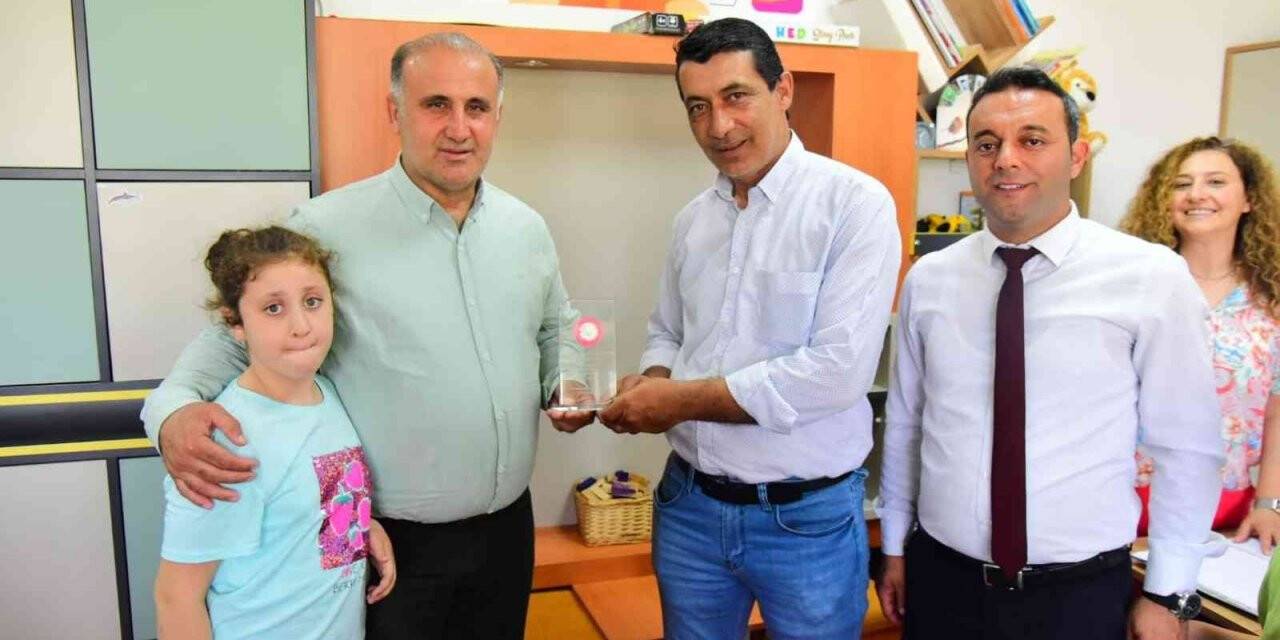 Okul Aile Birliği’nden Başkan Kaya’ya plaket