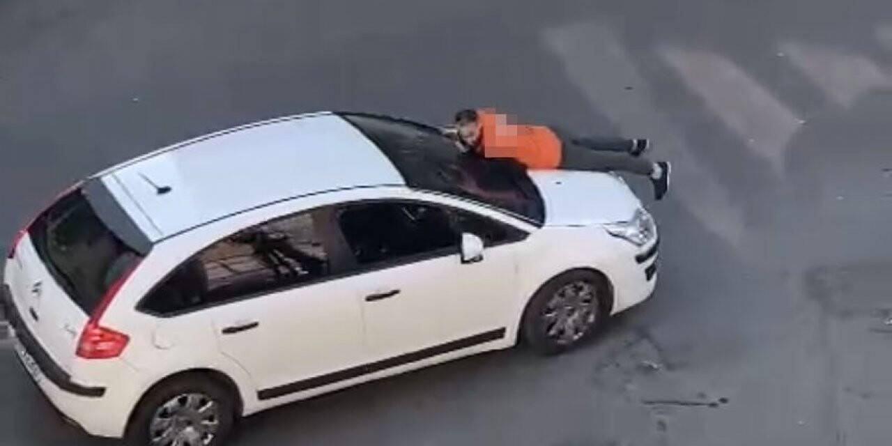 Yol verme tartışması kaputun üzerinde bitti