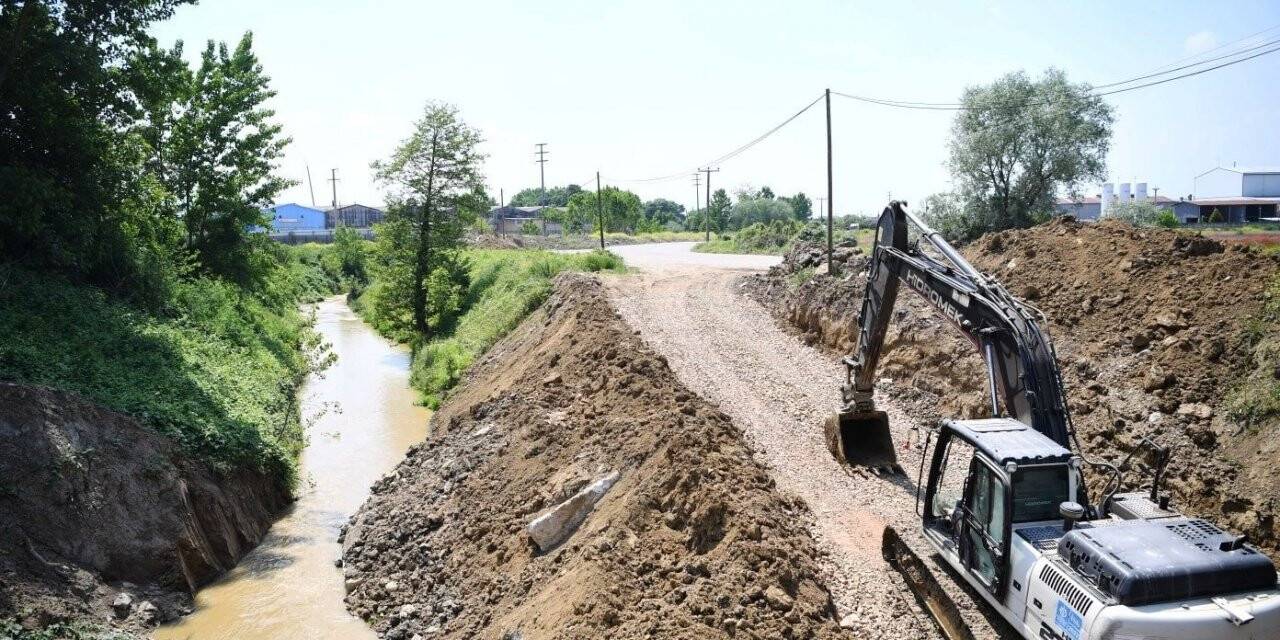 Uzunbey’de dere ıslahı çalışması yapılıyor